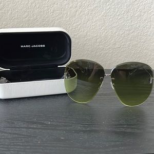 Marc Jacobs oversized sunglasses.